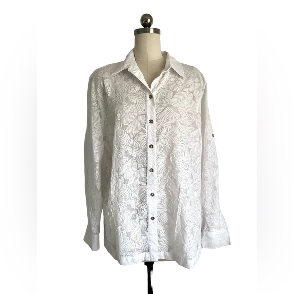 NWOT Jones New York White Intricate Leaf Print Blouse